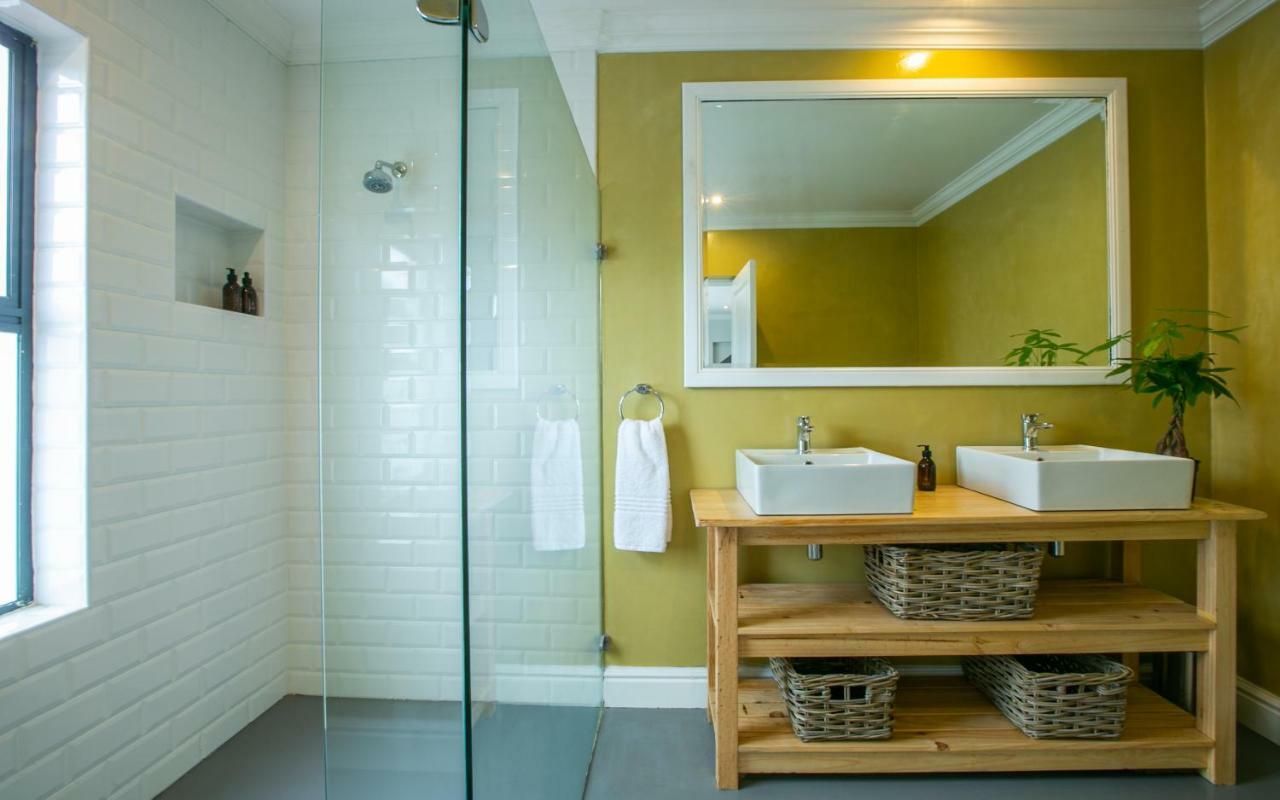 Hout & About Guest House Hout Bay Exterior photo