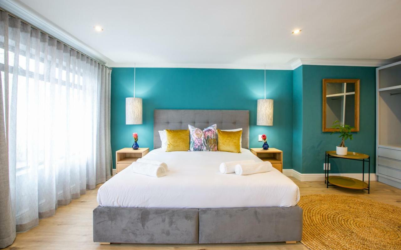 Hout & About Guest House Hout Bay Exterior photo